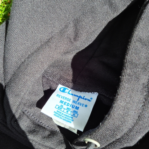 Medium, cropped, womens, black, Champion hoodie. - Picture 4 of 4